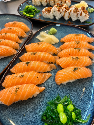 Lax Nigiri